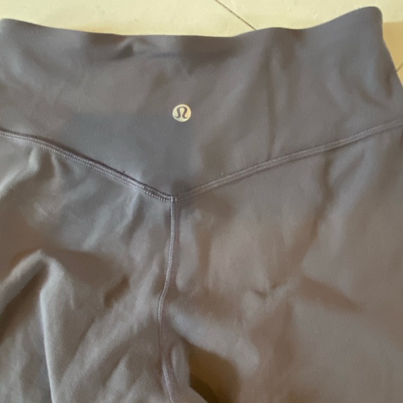 Lululemon crop leggings size 4 - Picture 2 of 9
